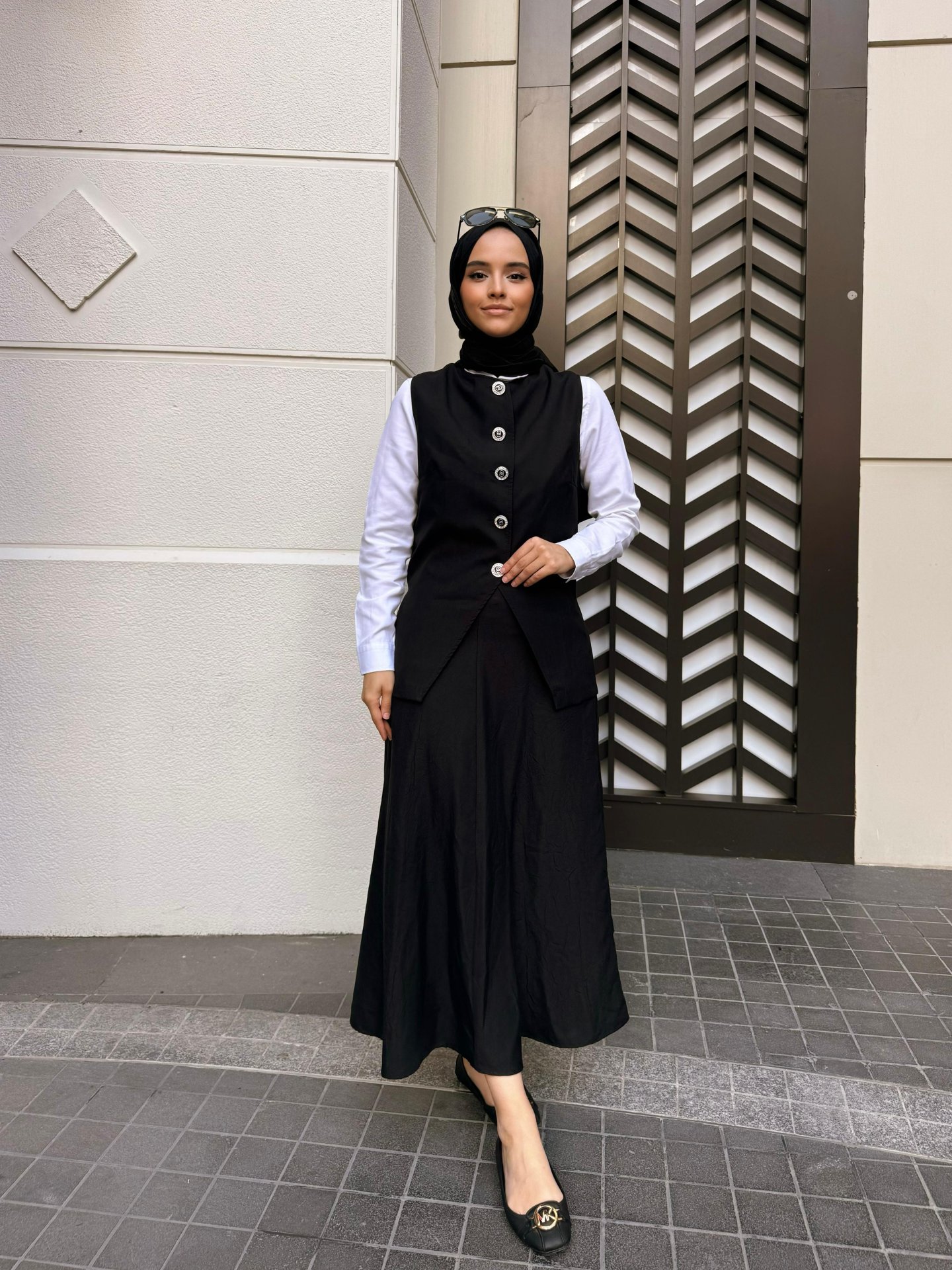 Taş Düğmeli Yelek Etek Takım